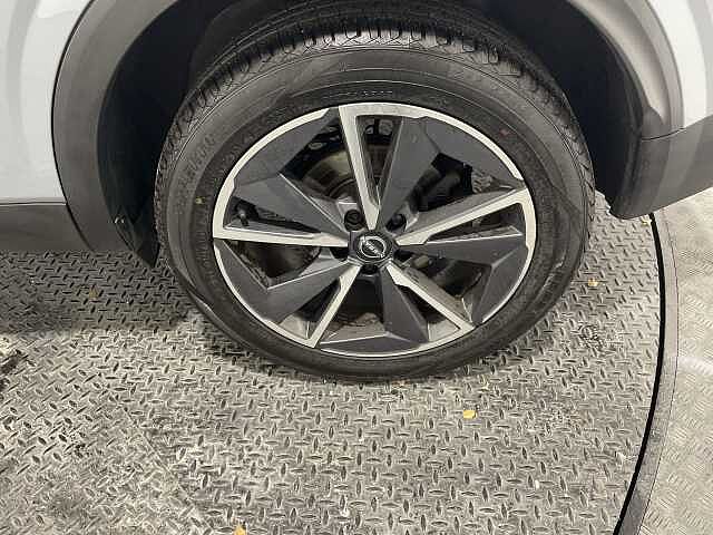 Nissan Qashqai 1.3 DiG-T MH Tekna 5dr