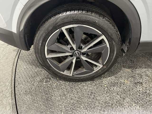 Nissan Qashqai 1.3 DiG-T MH Tekna 5dr