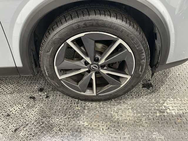 Nissan Qashqai 1.3 DiG-T MH Tekna 5dr